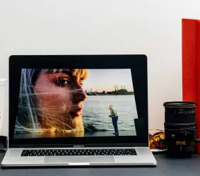 Снижение цены на 50 процентов на вертикальные видео Veo 3 стало неожиданностью для разработчиков.