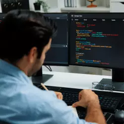 Высшее образование не является обязательным для работы в крупных технологических компаниях.